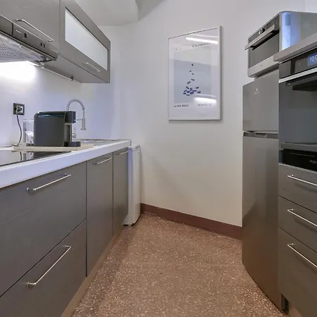 Mono Saragozza Apartment